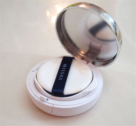 Insider Tips and Tricks for Flawless Application of Missha Magic Cushion Foundation 23